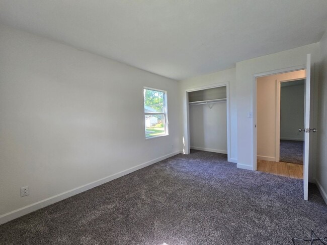 Building Photo - Updated 3 Bedroom Home in Downs