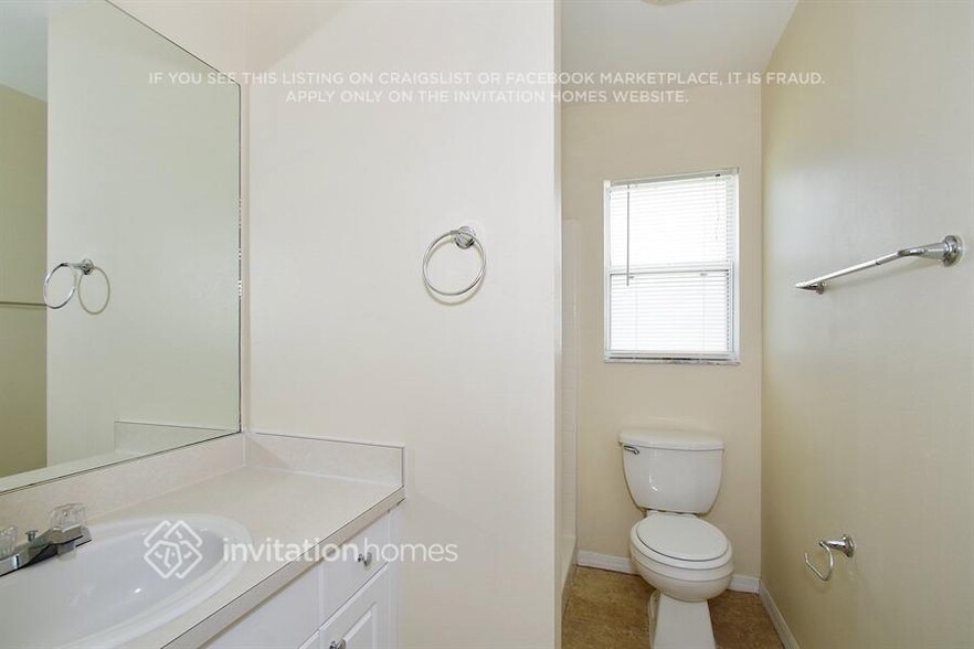 Building Photo - 3009 Tropical Cir SE