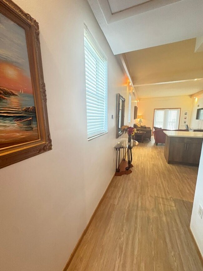 Building Photo - Beautiful condo with parking for rent ~!