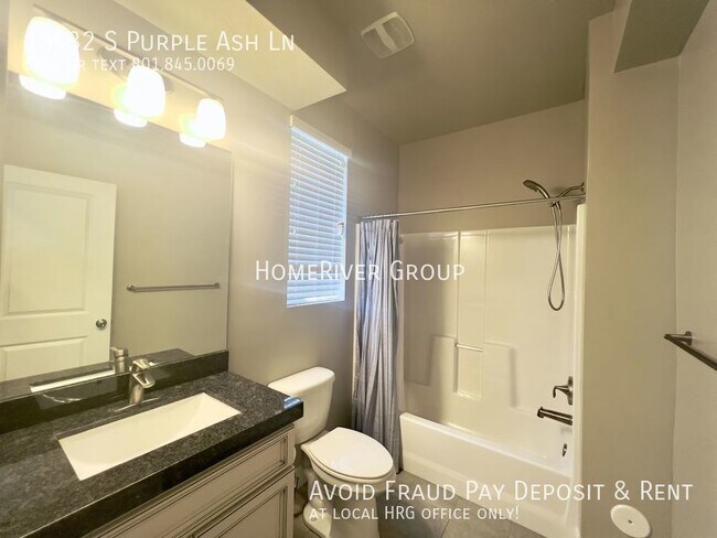 Building Photo - Beautiful Town Home For Rent!!