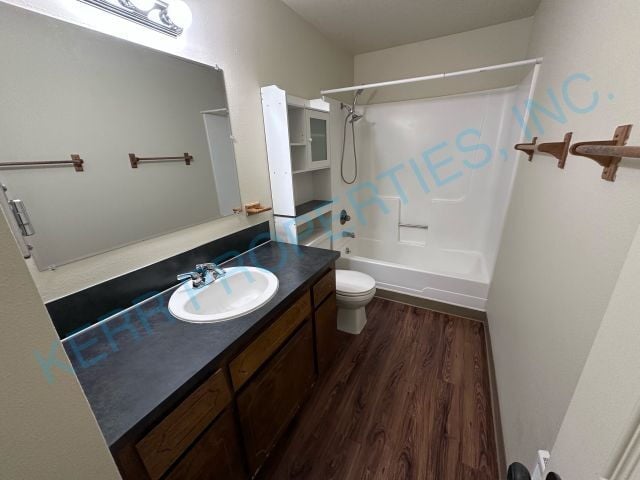 Building Photo - FREE RENT! Charming 2-Bed Haven in Portland's Heart - Your Urban Retreat Awaits!