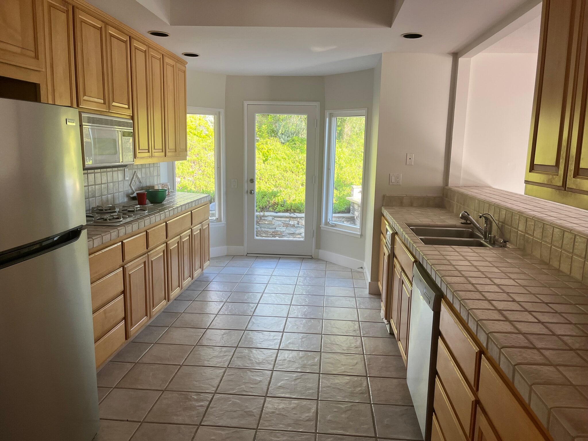 Kitchen - 483 Calle Amigo