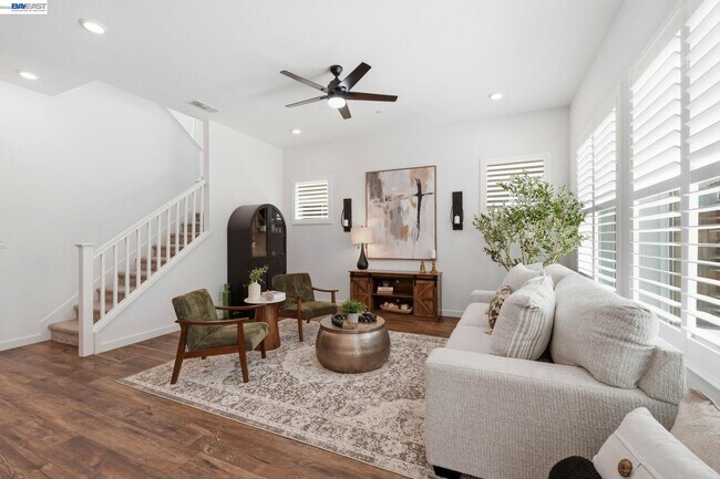 Building Photo - 1550 Plumas Dr