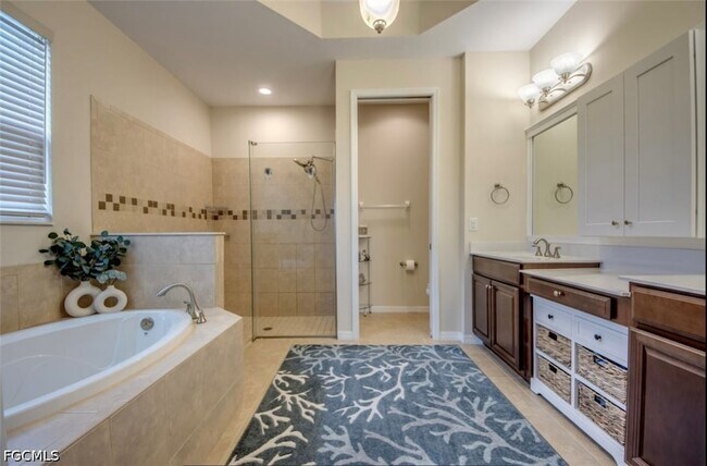 Building Photo - 236 Destiny Cir