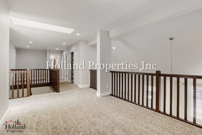 Building Photo - 21569 SW Susan Ln