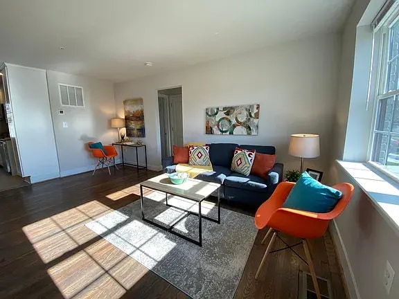 Primary Photo - 709-713 Park Ave