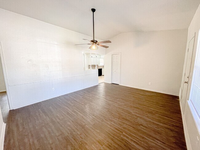 Building Photo - 3108 Longridge Rd