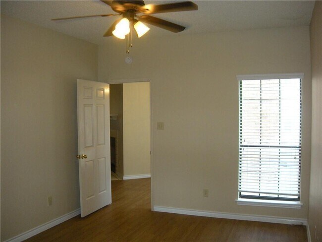 Building Photo - 3001 Cedar St