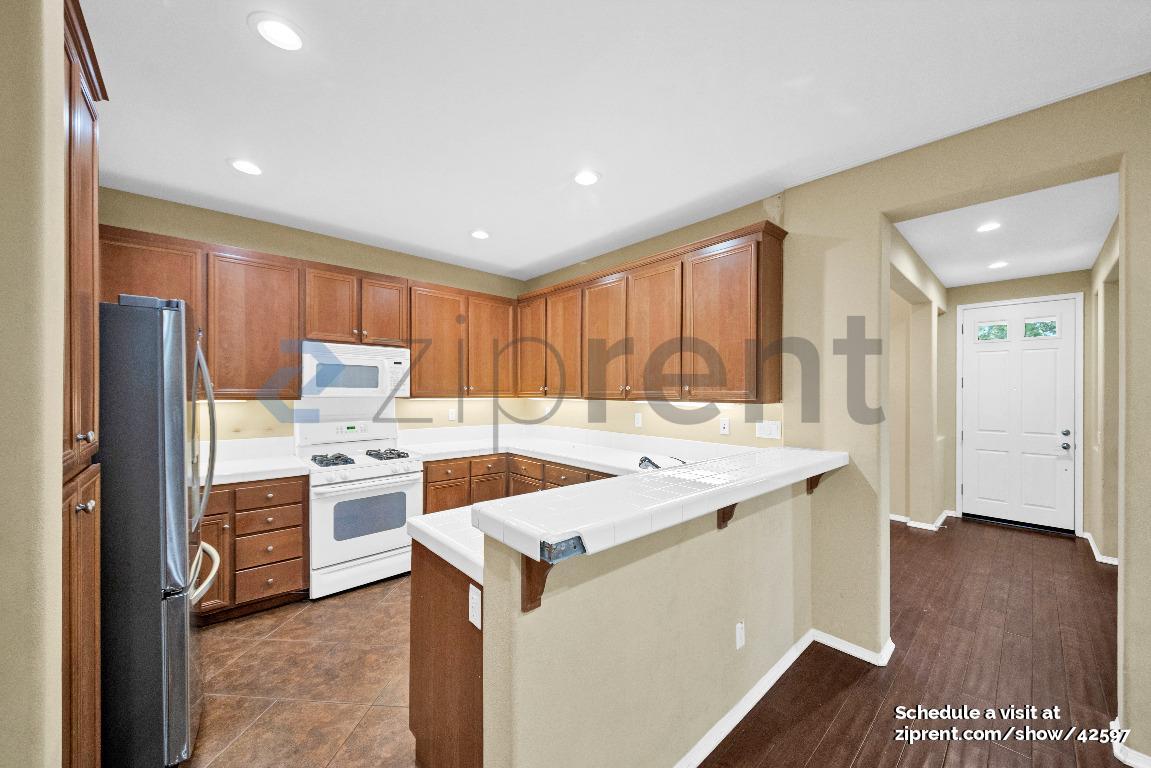 Building Photo - 24162 Willowbrooke Ct