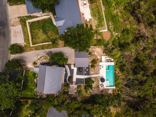 Building Photo - 2805 Trail of the Madrones