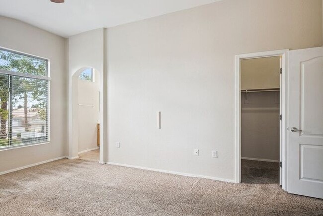 Building Photo - Charming 3-bed, 2-bath townhome in gated community!