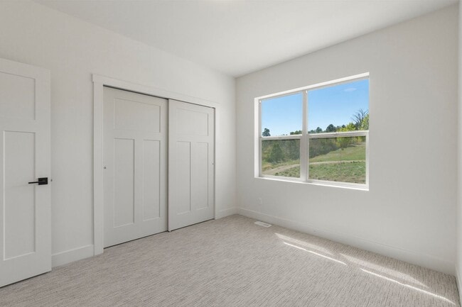 Building Photo - 115 Elevation Dr