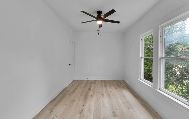 Building Photo - Newly Renovated 3 Bed, 3 Bath Home in Waco
