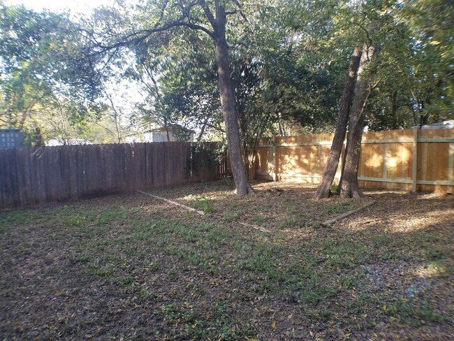 Building Photo - 2502ALLRED
