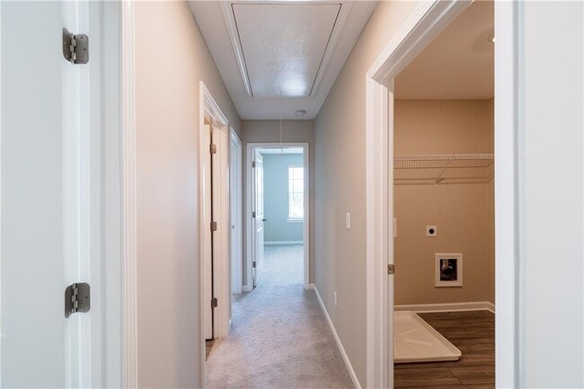 Building Photo - 2088 Nuthatch Dr