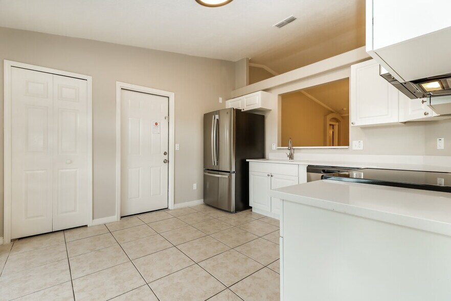 Building Photo - 2702 Woodstream Cir