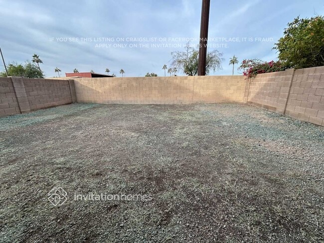 Building Photo - 1902 N 106th Ln