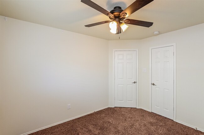 Building Photo - 15011 Mause Creek Dr