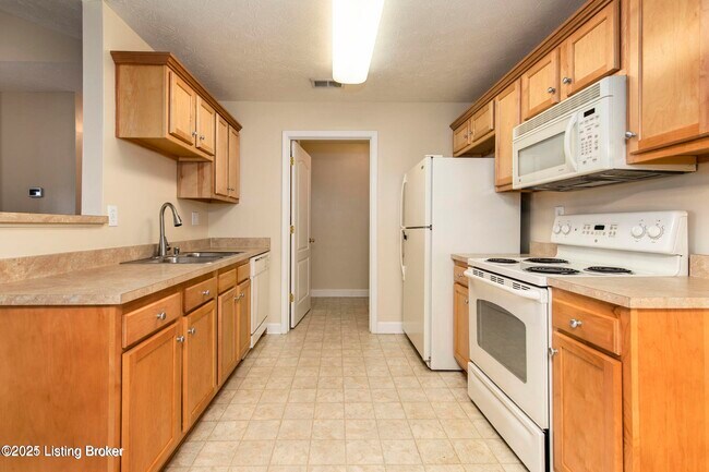 Building Photo - 7309 St Andrews Woods Cir