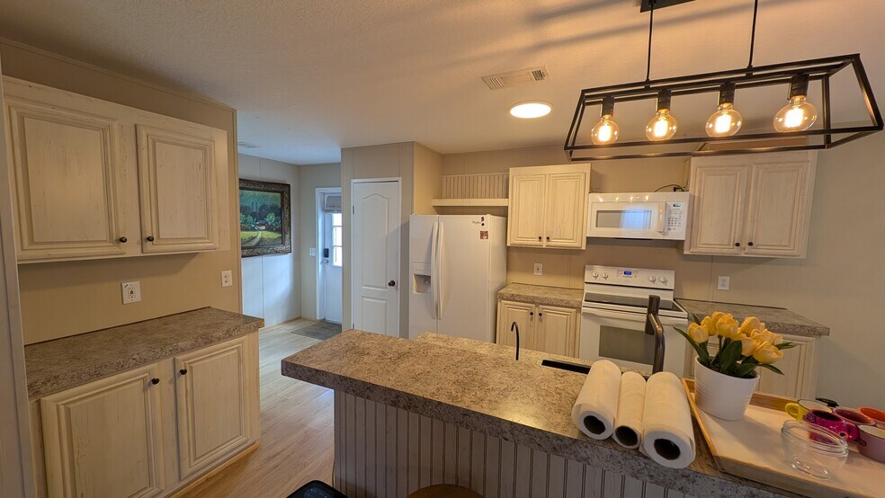 Building Photo - 3023 SW 50th St