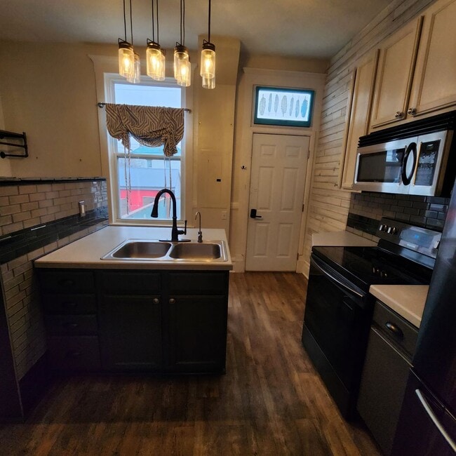 Building Photo - 720-722 W Granite