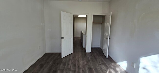 Building Photo - 523 State St