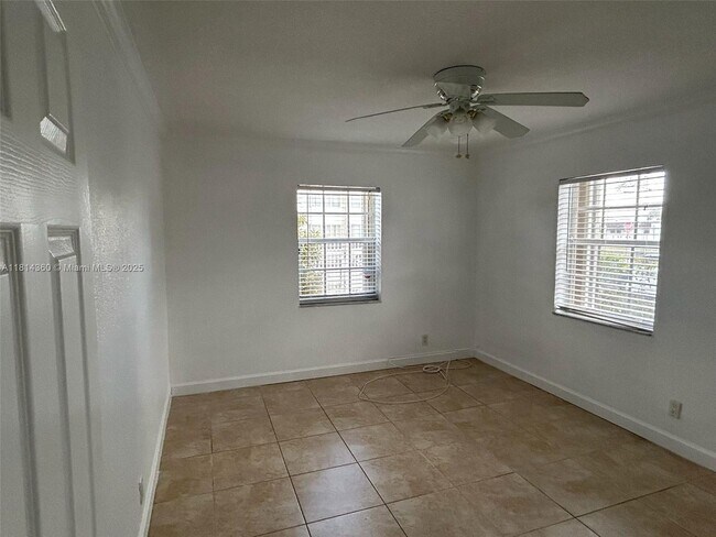 Building Photo - 8840 SW 38th St