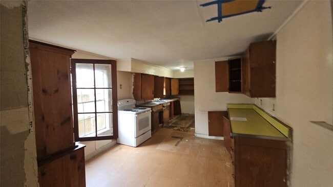 Building Photo - 6502 W Montgomery Rd