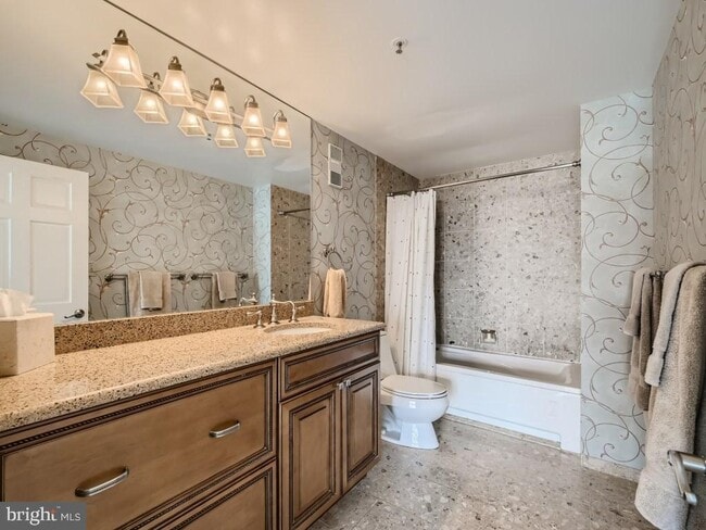 Building Photo - 250 S President St