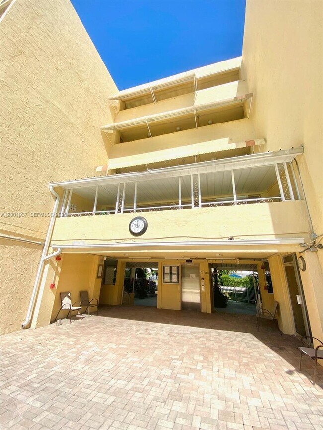 Building Photo - 210 172nd St