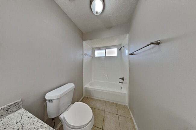 Building Photo - 2908 Piccadilly Circus