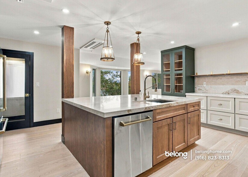 Building Photo - 9815 Mira Del Rio Dr