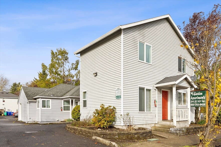 Primary Photo - Garden Apartments