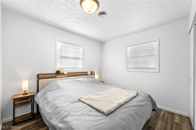 Building Photo - 2225 Martha Ave NE