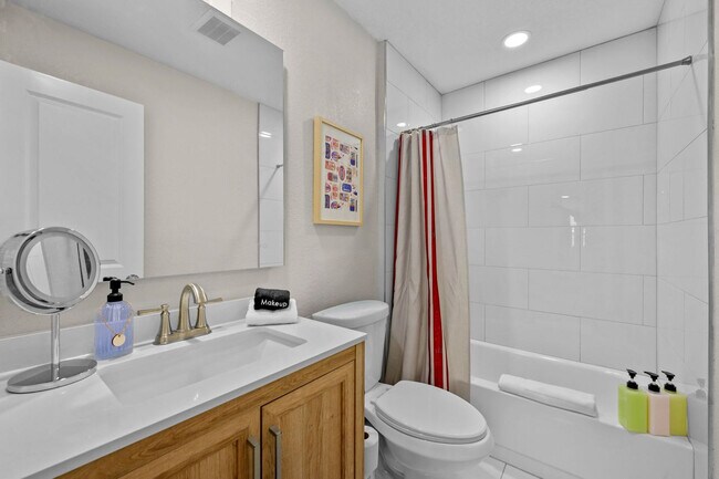 Building Photo - 7957 CottonWoode Dr