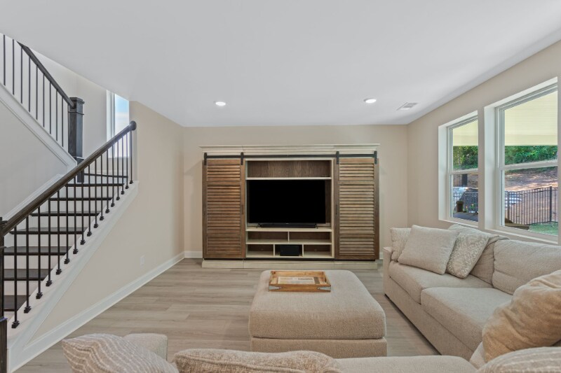 Building Photo - 3038 Fernwood Ln