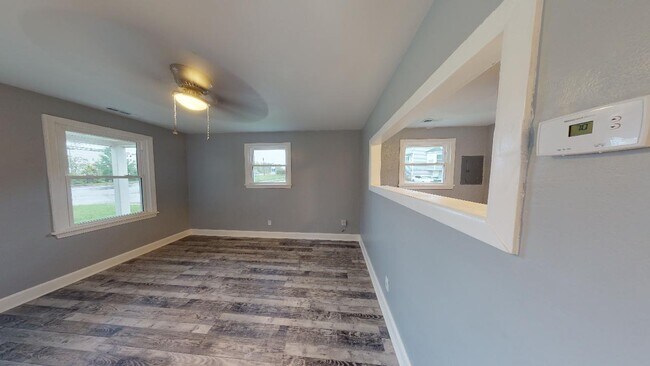 Building Photo - 1619 Bluegrass Ave