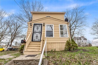 Building Photo - 791 Allyn St