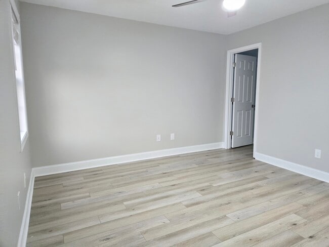 Building Photo - 3600 Old Forest Rd