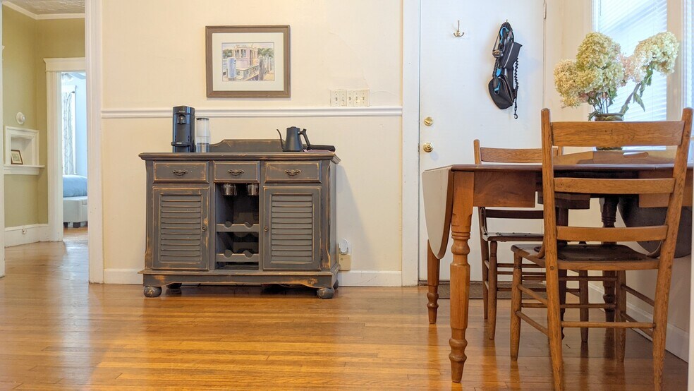 Building Photo - 171 8th St