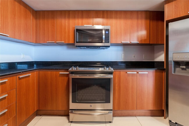 Building Photo - 16699 Collins Ave