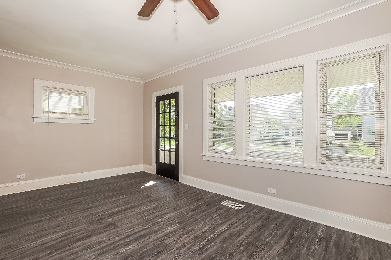 Building Photo - 3463 W 128th St