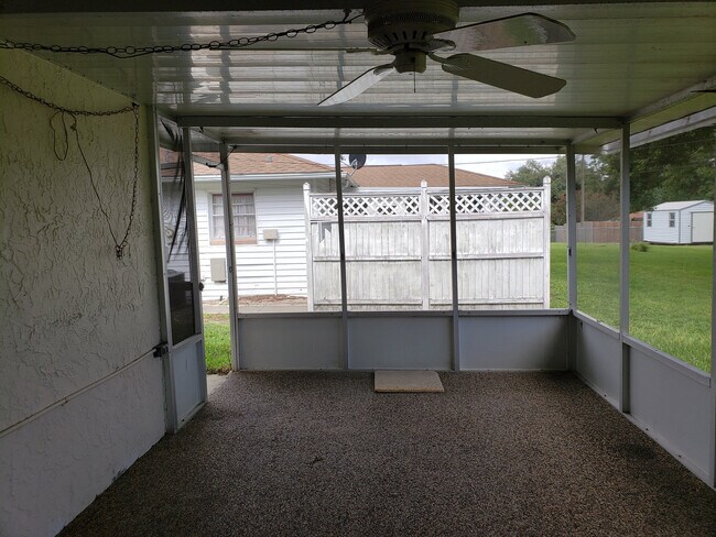 Building Photo - 1003 W Buttonbush Dr