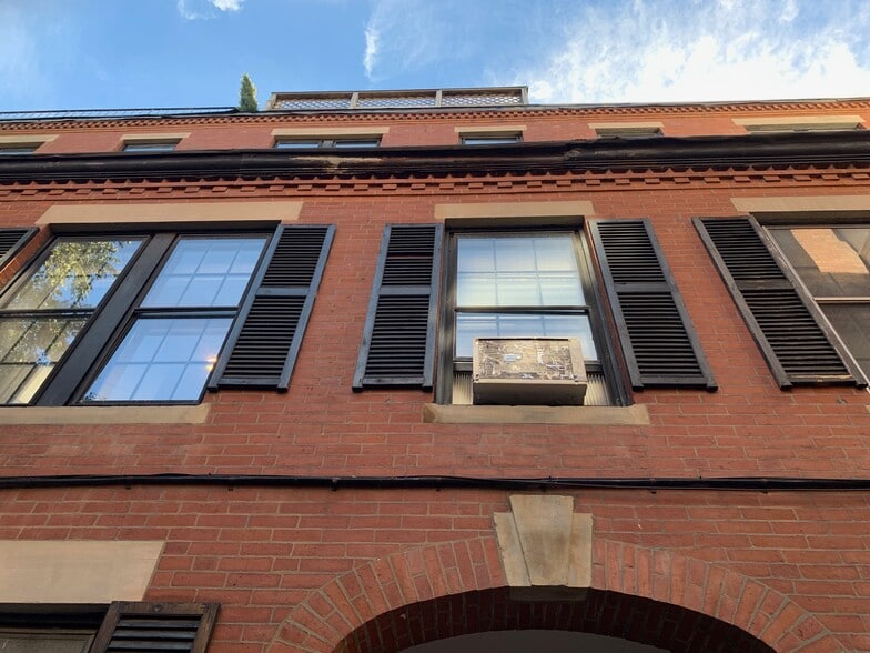 Building Photo - 16 Cedar Lane Way