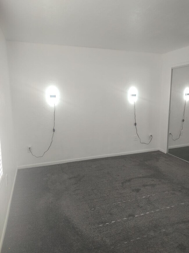 Building Photo - 12201 Sandalwood Dr