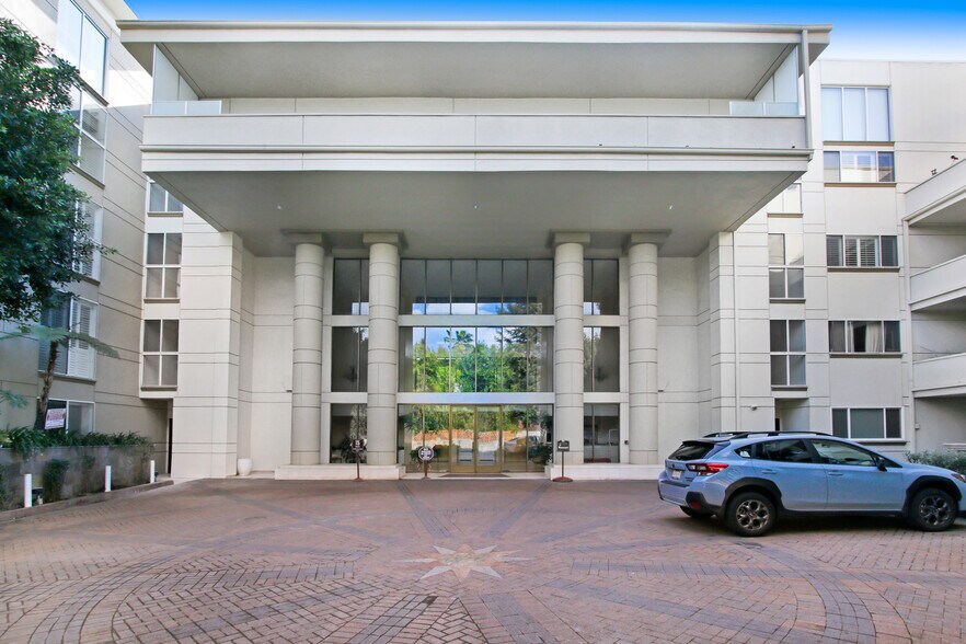 Building Photo - 4949 Genesta Ave