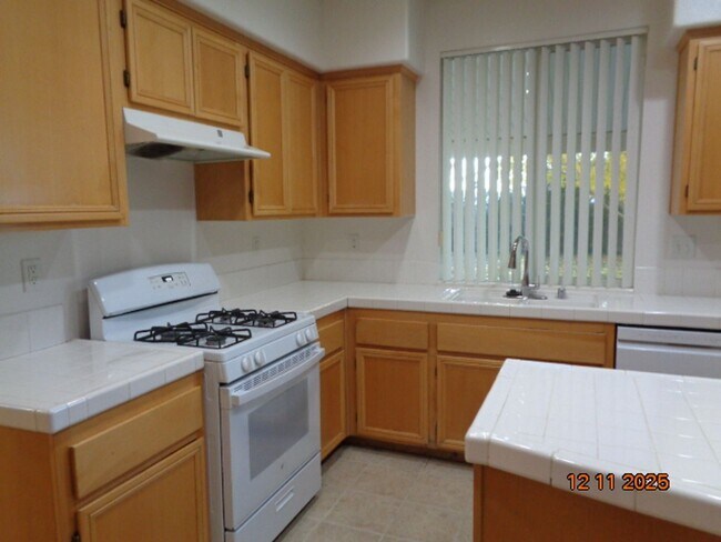 Building Photo - Beautiful 2 Story West Lancaster Home Built in 2003 with 2843 sq. ft.