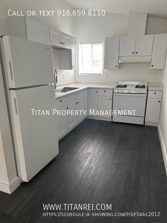 Building Photo - 3736 Astoria St