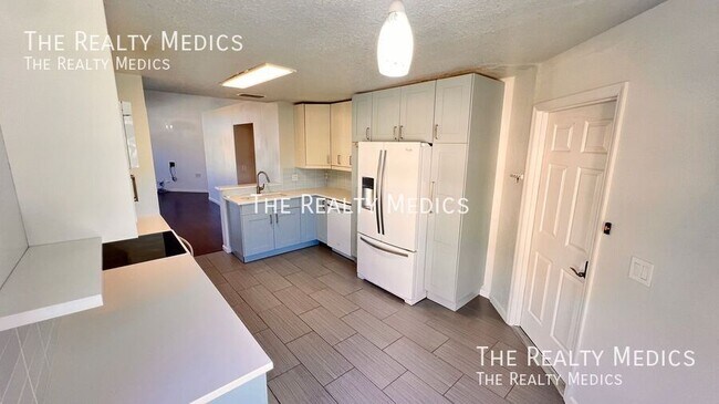 Building Photo - 3977 Journey Ct