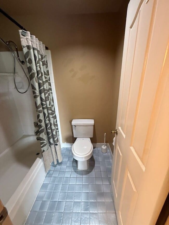 Building Photo - OPEN HOUSE this Wednesday 5pm-6:30pm - Private Redwood Setting | 4BR Home with Family Room, Bar &...